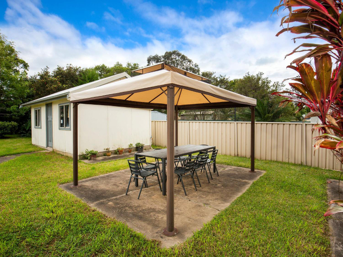 Sunsets Pet Friendly 10 Mins Walk to Beach, Shoalhaven - Pt B