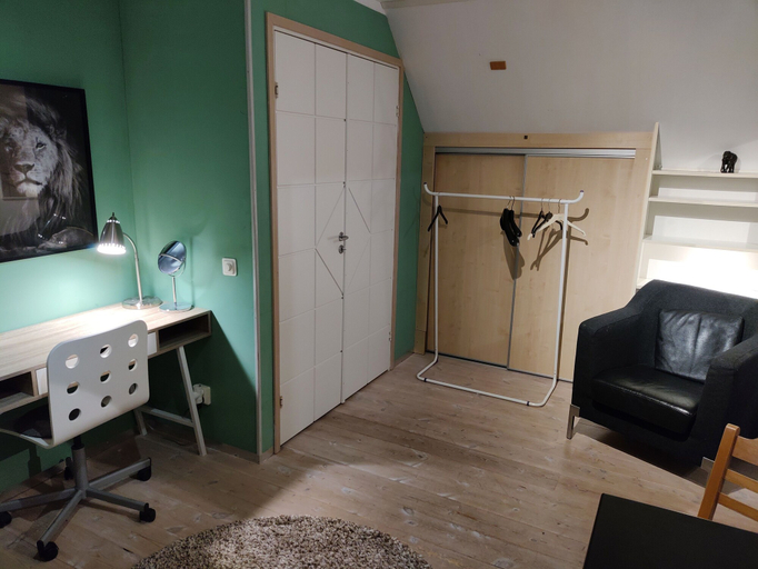Others 5, The Pink House, Stockholm
