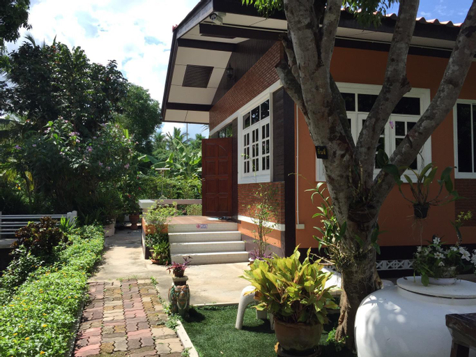 Exterior 11