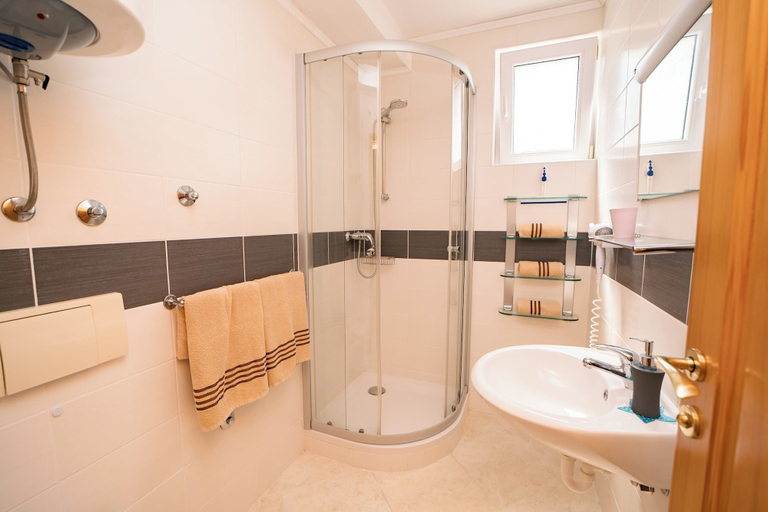 Bathroom 4, Villa Katharina
