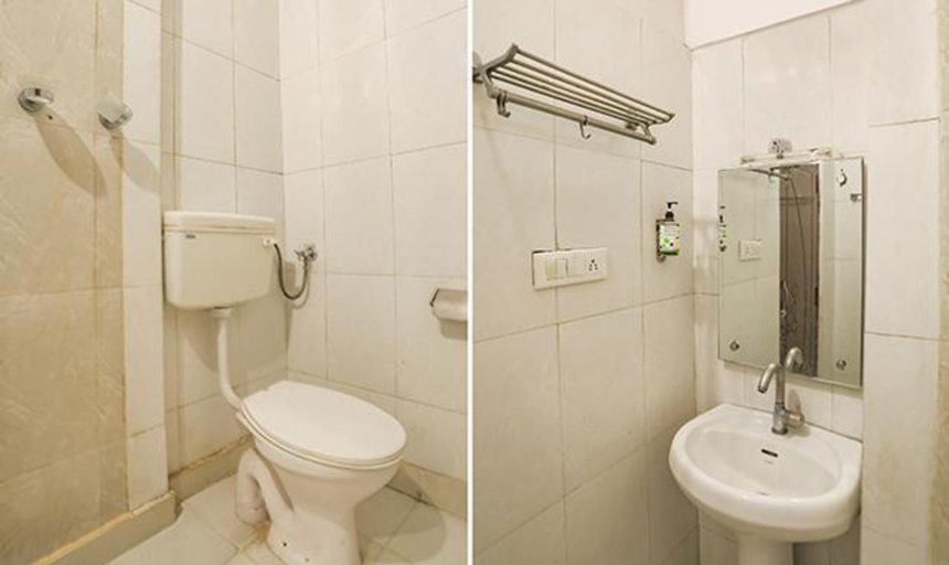 Bathroom, FabHotel DPS International, Kaushambi