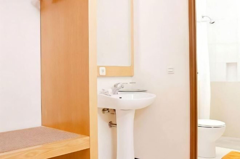 Bathroom 7