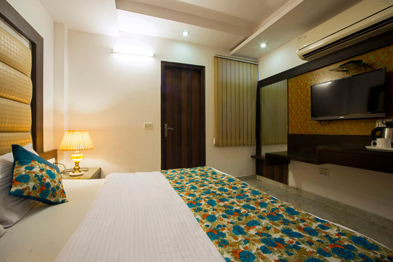5, Hotel Srivinayak, Delhi