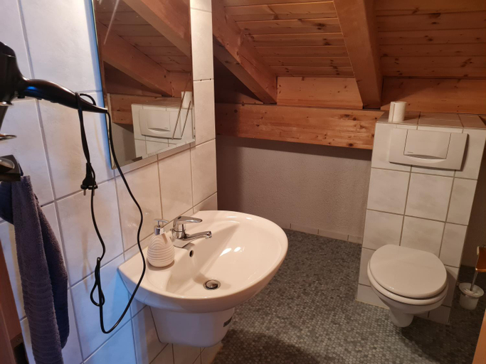 Others 2, Toller Bergblick vom ruhigen Sonnenbalkon, nur 50m zum See & OPNV inklusive, Oberallgäu