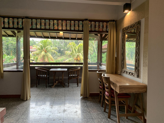 Dining Room 29