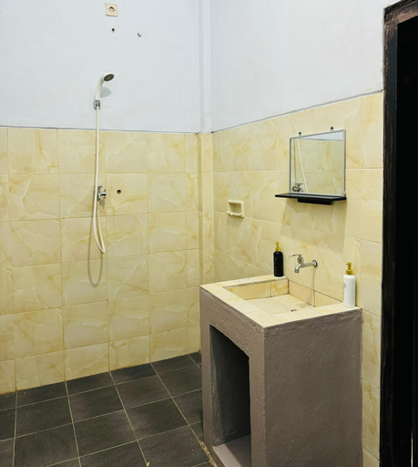 Bathroom 3, Biya Lumba, Karangasem