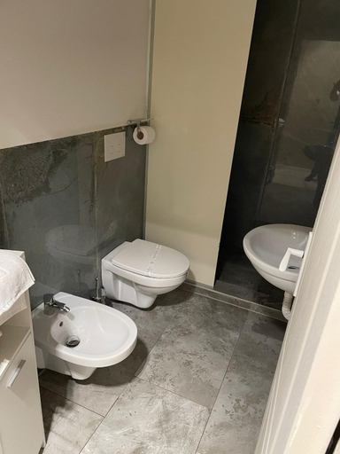 Others 5, GIADDA Rooms, Borsa