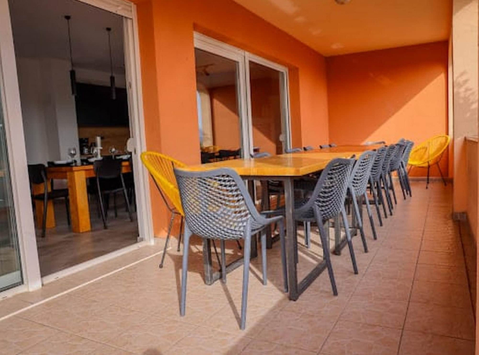 Food & Drinks, Exclusive Elegant Villa With Pool in Kastel Novi, Kaštela