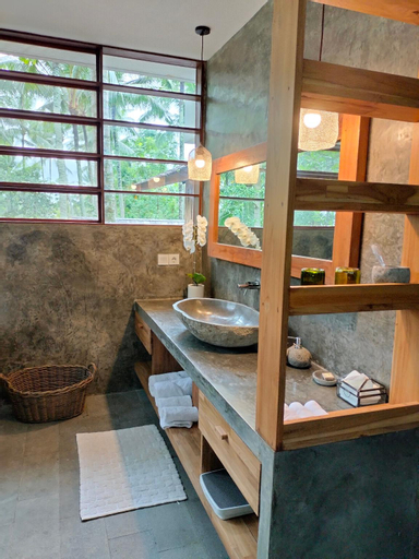 Bathroom 11