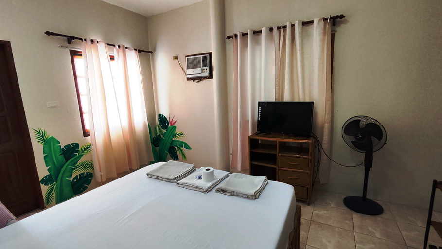 Bedroom 4, Bluewaves - Basdaku by Hiverooms, Moalboal