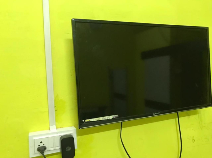Others 4, Singh Guest House, Shahjahanpur