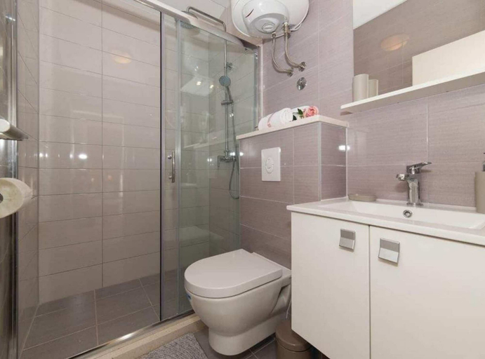 Bathroom 4, Peaceful Escape With Mountain Views, Heated Pool and Modern Amenities in Radošić, Lećevica