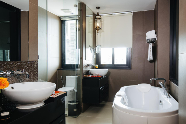 Bathroom 9