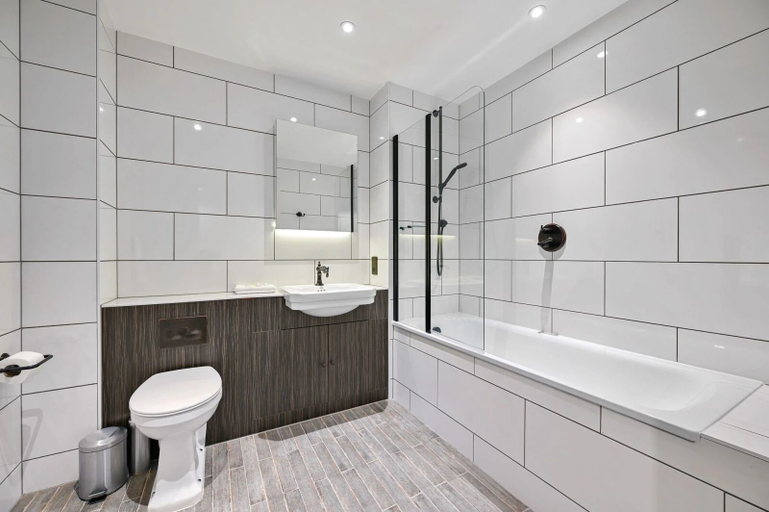 Bathroom 4, Ferrum, London