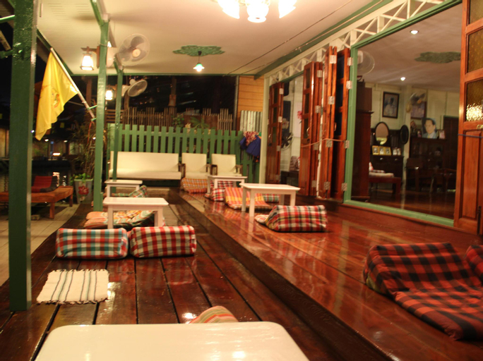 Food & Drinks 1, Baanrak Amphawa, Amphawa