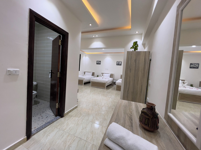 Bathroom 4, Cheristo Pyramids view inn, Unorganized in Al Jizah