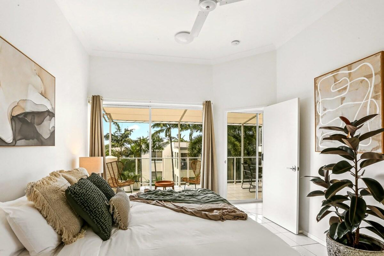 Others 4, The Flirty Flamingo - Two bedroom seaside Condo, Cairns