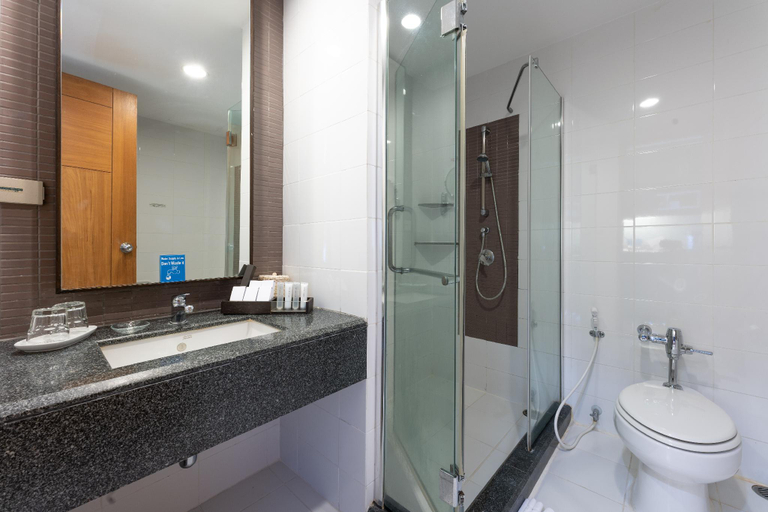 Bathroom 12