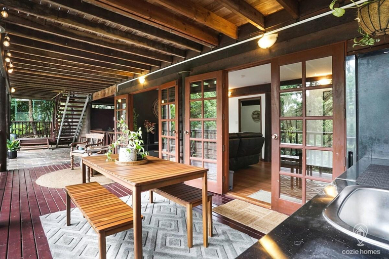 Others 3, Bindi Treehouse - Pet Friendly Elevated Pole Home, Cairns