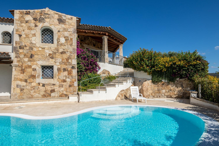 Exterior view 1, Villa the Queen, Nuoro