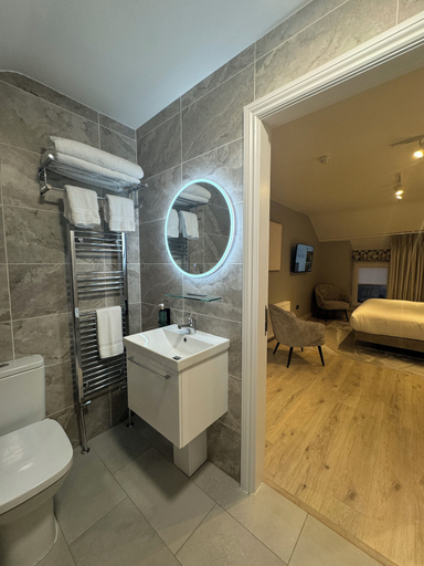Bathroom 3, Birdies Townhouse