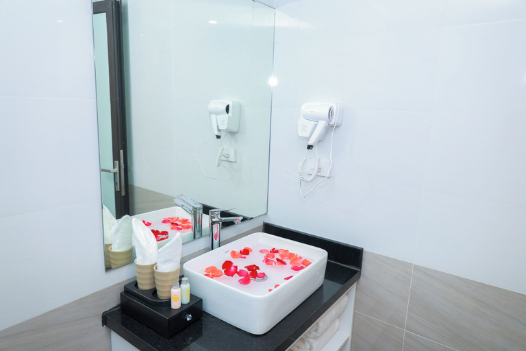 Bathroom 5, Royal Trau Quy Boutique Hotel, Gia Lâm