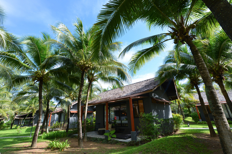 Exterior 8