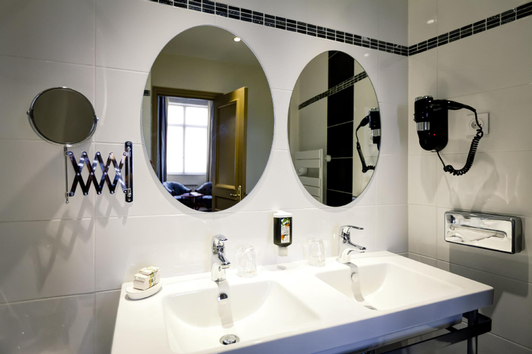 Bathroom 6