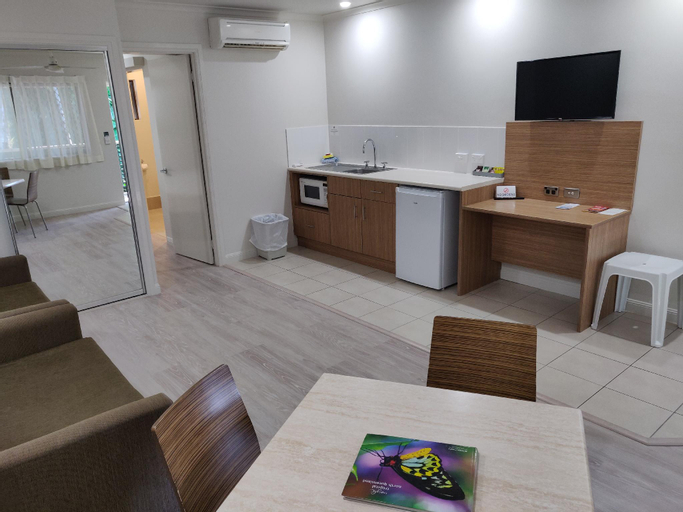 Dining Room 27