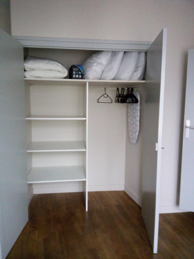 Bedroom 2, Tribu du ZOO Saint Aignan centre 3ch Jardin et Parking prive clos de murs, Loir-et-Cher
