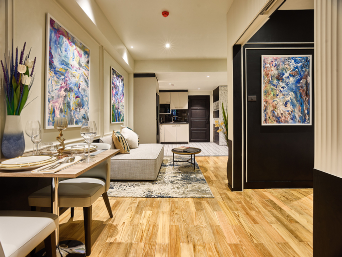 Dining Room 11