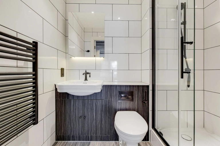 Bathroom 4, Ferrum, London