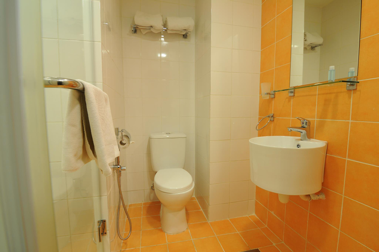 Bathroom 17