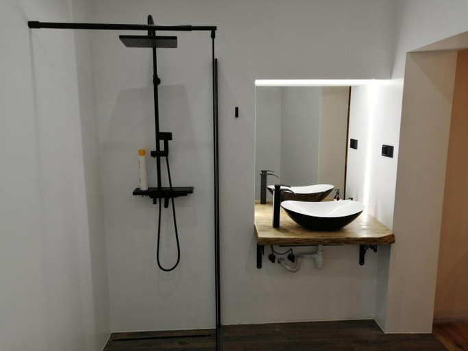 Bathroom 2, Na Wyraju, Kielce