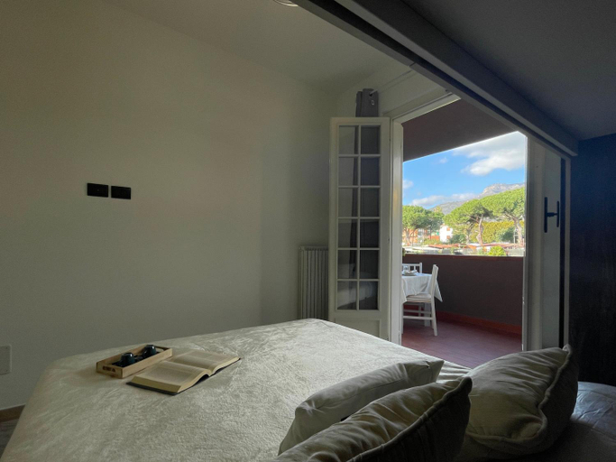 [Il Gabbiano] Bilocale con Piscina, Garage e A/C., Savona