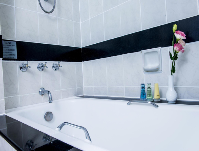Bathroom 13