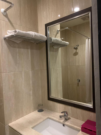 Bathroom 7