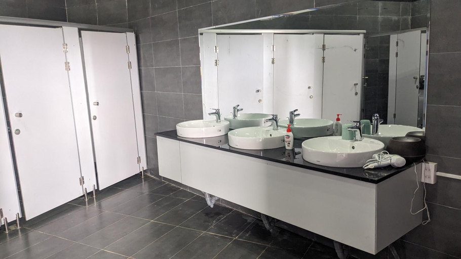 Bathroom 7