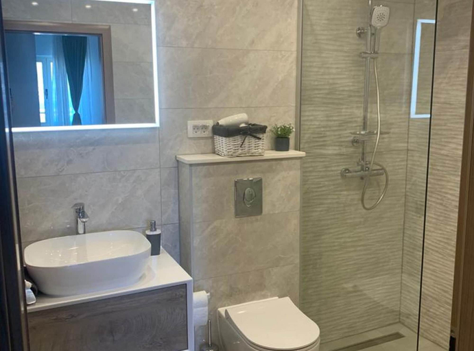 Bathroom 2, Mastrinka Bright Apartment With Free Parking and Modern Amenities, Trogir