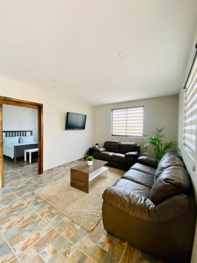 Others 5, Villa Macrina, Ensenada