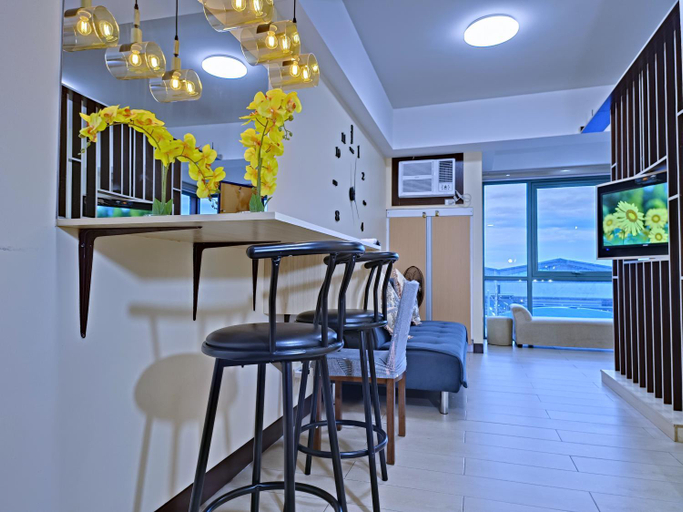 Others 5, Near Terminal 3 Two Palmtree Villas- Walking distance only (JJRMK), Pasay City