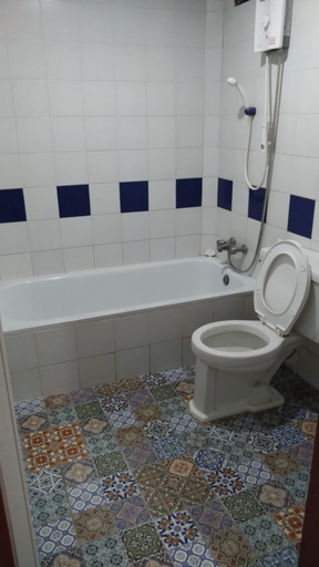 Bathroom, MP Inn, Muang Saraburi
