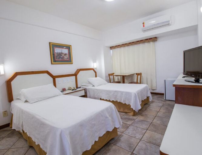 Bedroom 2, Lord Plaza, Teixeira de Freitas