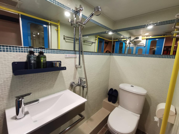 Bathroom 7