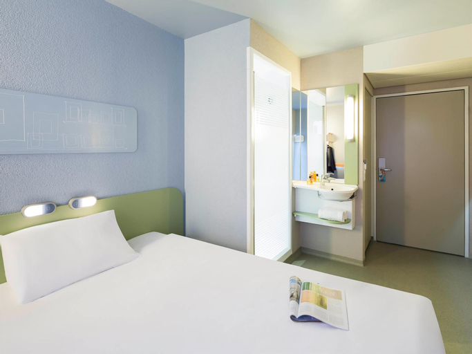 Bedroom 12
