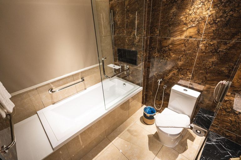 Bathroom 16