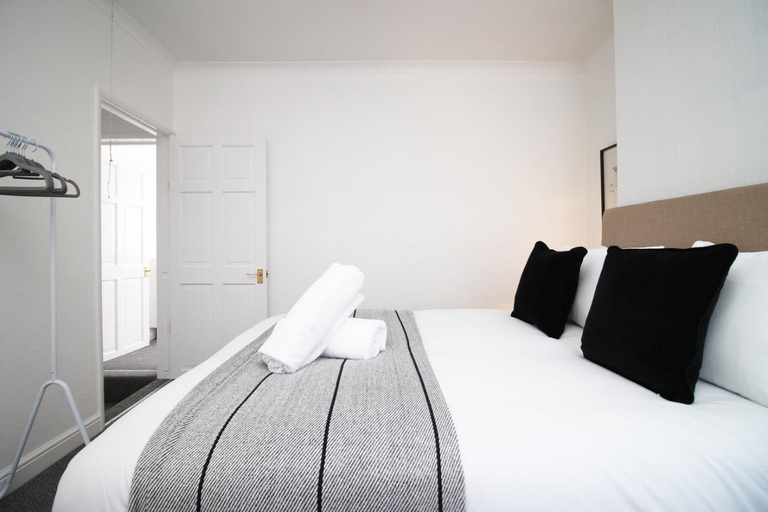 Others 4, Bristol Street (2BR FREE parking)| Cohost Partners, Newport