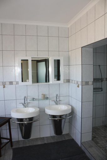 Bathroom 2, Erf Three Seven Eight Langstrand Self-Catering, Walvisbay Rural