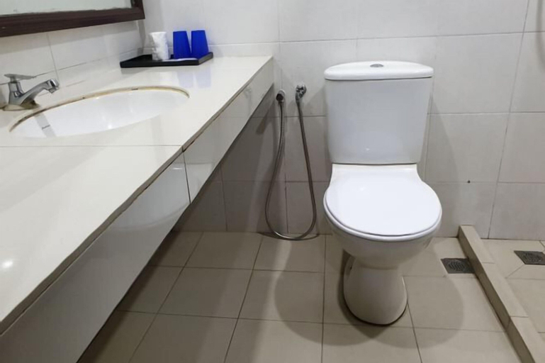 Bathroom 7