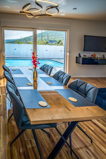 Others 4, Luxury Villa Impossible, Marina